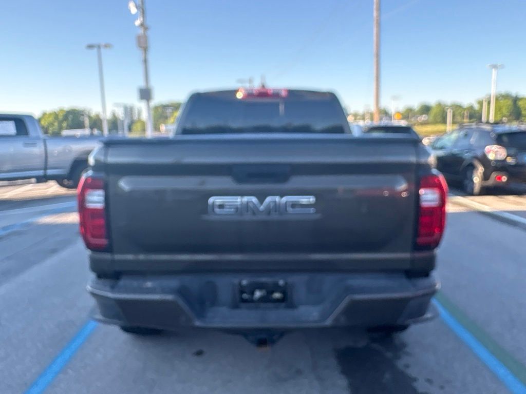 2024 GMC Canyon — photo 11