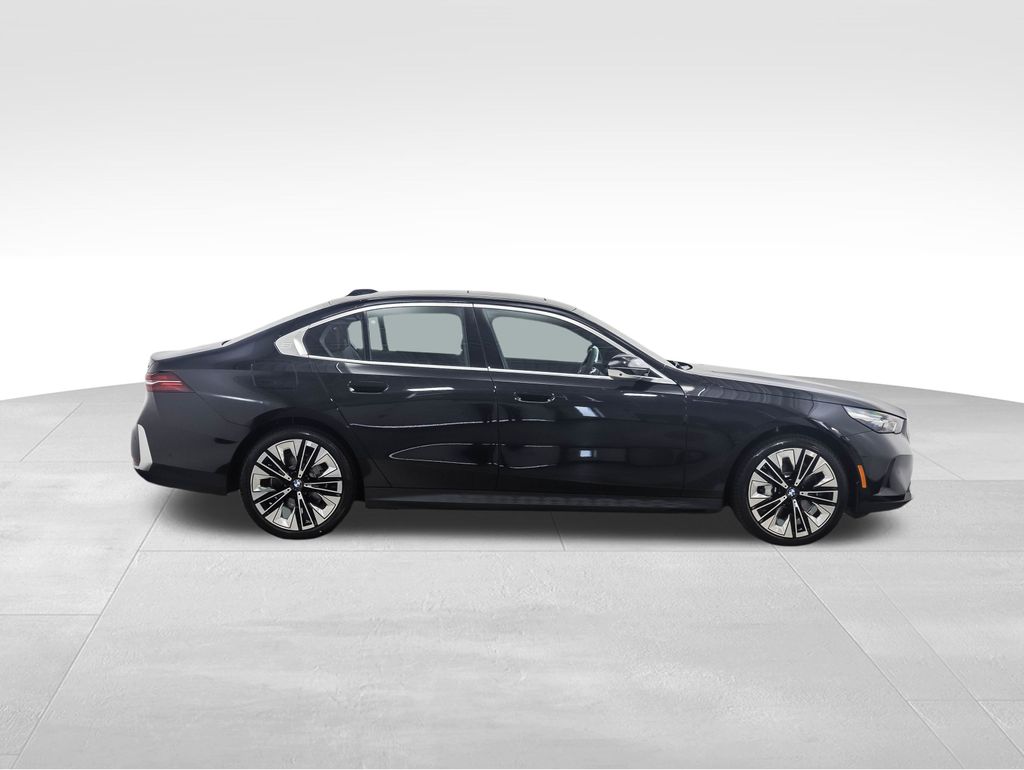 Thumbnail: 2026 BMW 5 Series - 6