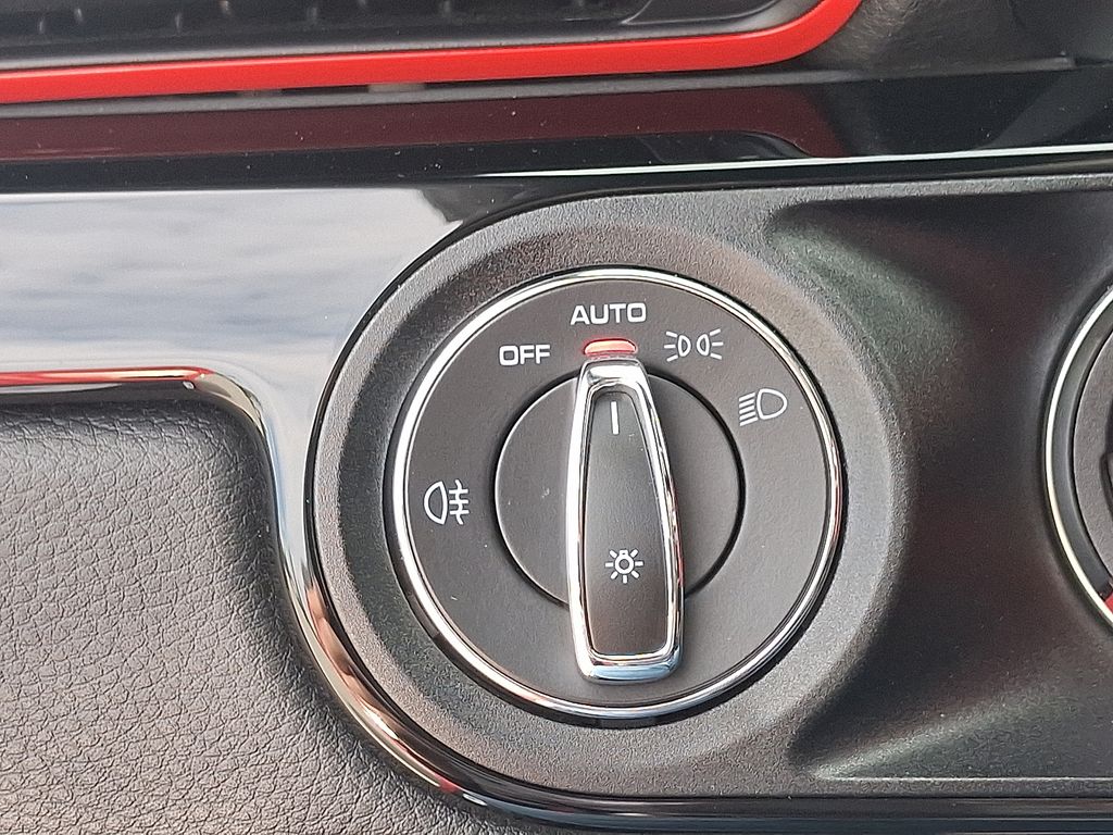 Thumbnail: 2019 Porsche 911 - 24