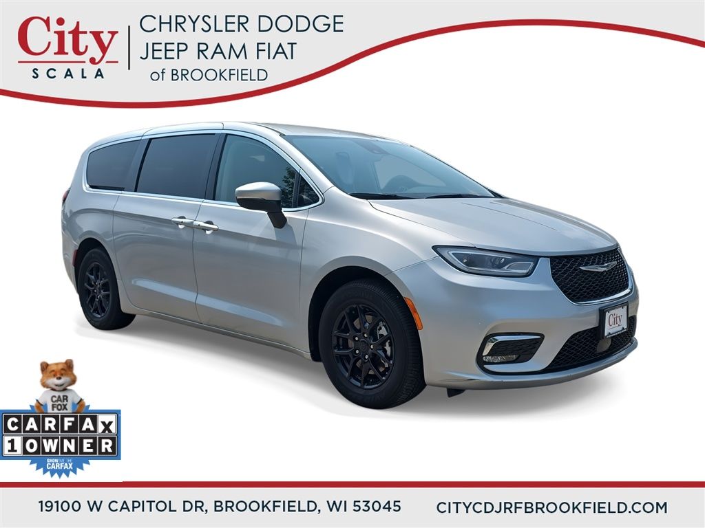 Silver Mist Clearcoat 2023 Chrysler Pacifica Minivan Front-Wheel Drive 9-Speed Automatic