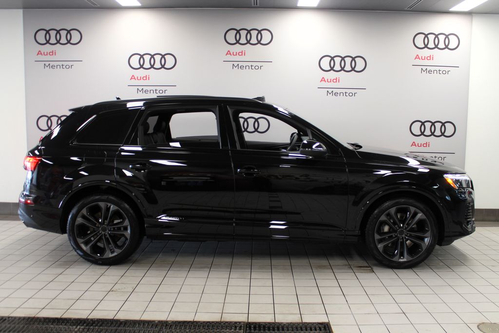 Thumbnail: 2026 Audi Q7 - 7