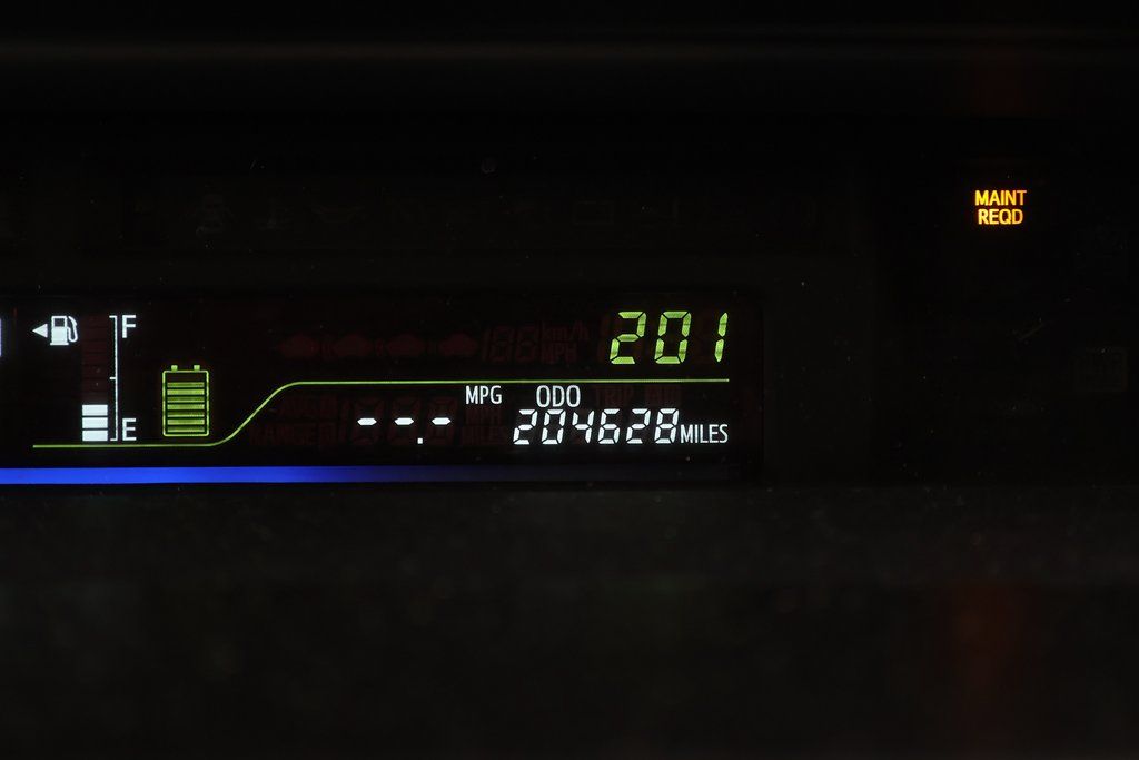 Thumbnail: 2012 Toyota Prius v - 16