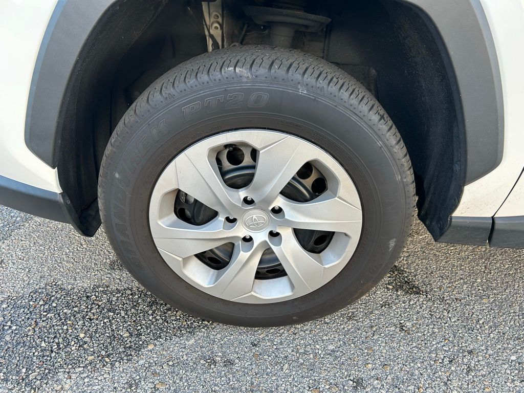 Thumbnail: 2023 Toyota RAV4 - 9