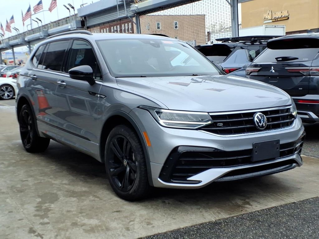 2023 Volkswagen Tiguan 2.0T SE R-Line Black