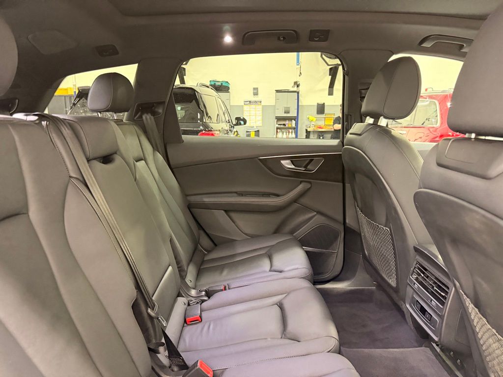 Thumbnail: 2023 Audi Q7 - 27