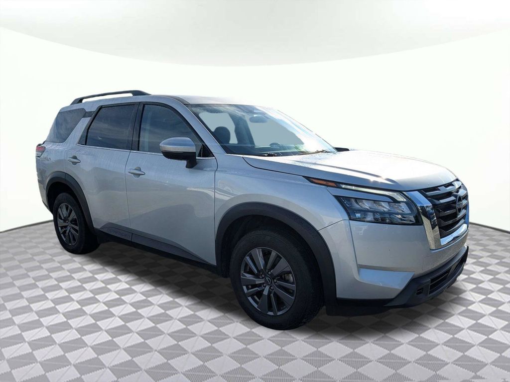 Brilliant Silver Metallic 2024 Nissan Pathfinder SUV / Crossover Front-Wheel Drive 9-Speed Automatic