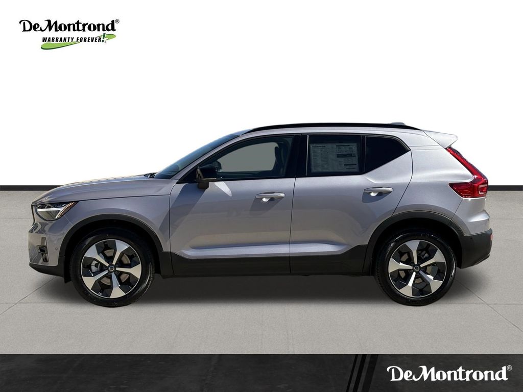 New 2026 Aurora Silver Volvo B5 Plus image 8