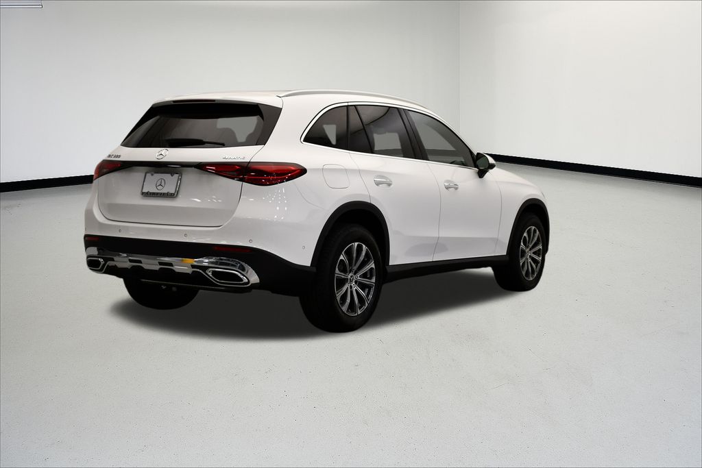 Thumbnail: 2026 Mercedes-Benz GLC - 5