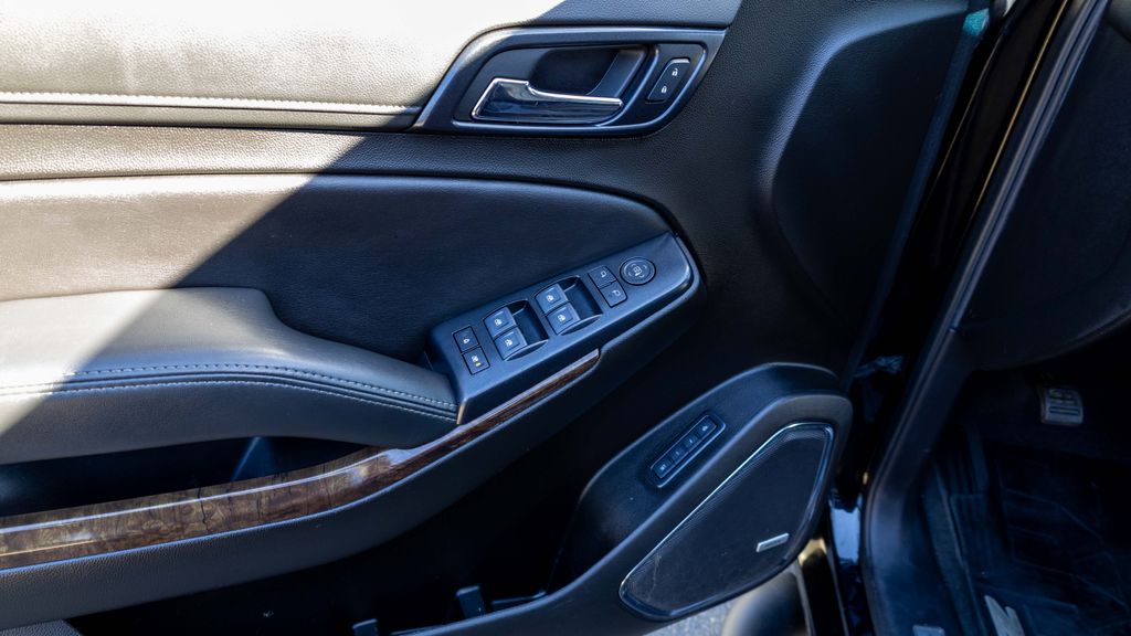 Used 2020 Chevrolet Suburban LT 4D Sport Utility