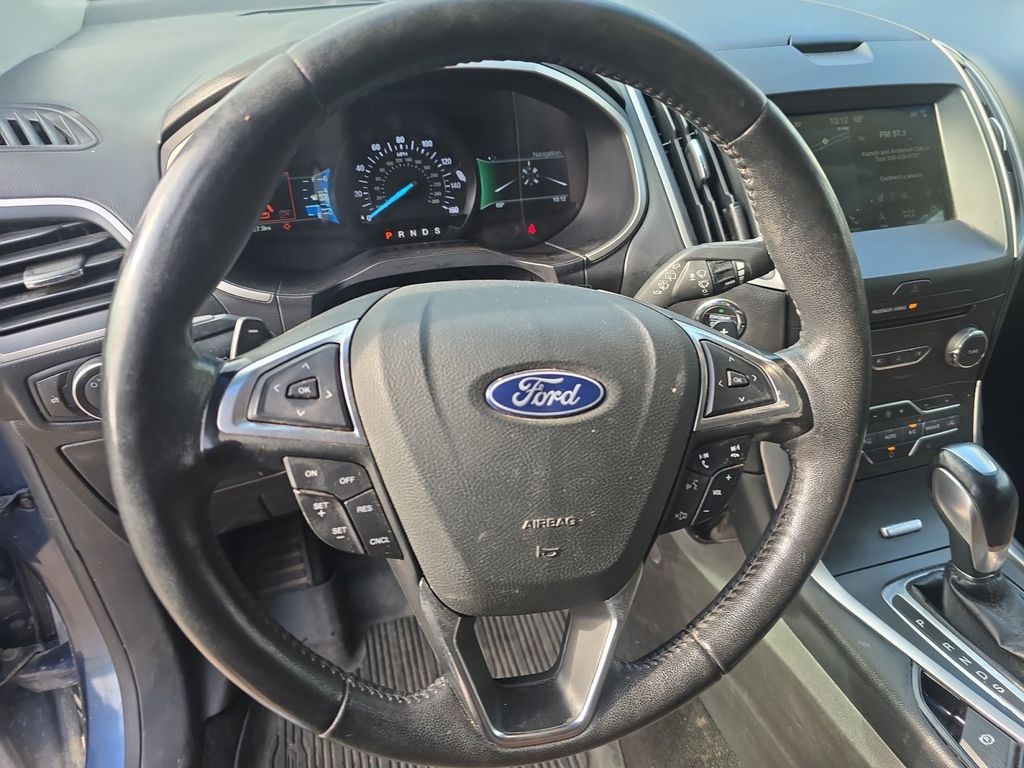 2018 Ford Edge SEL 11