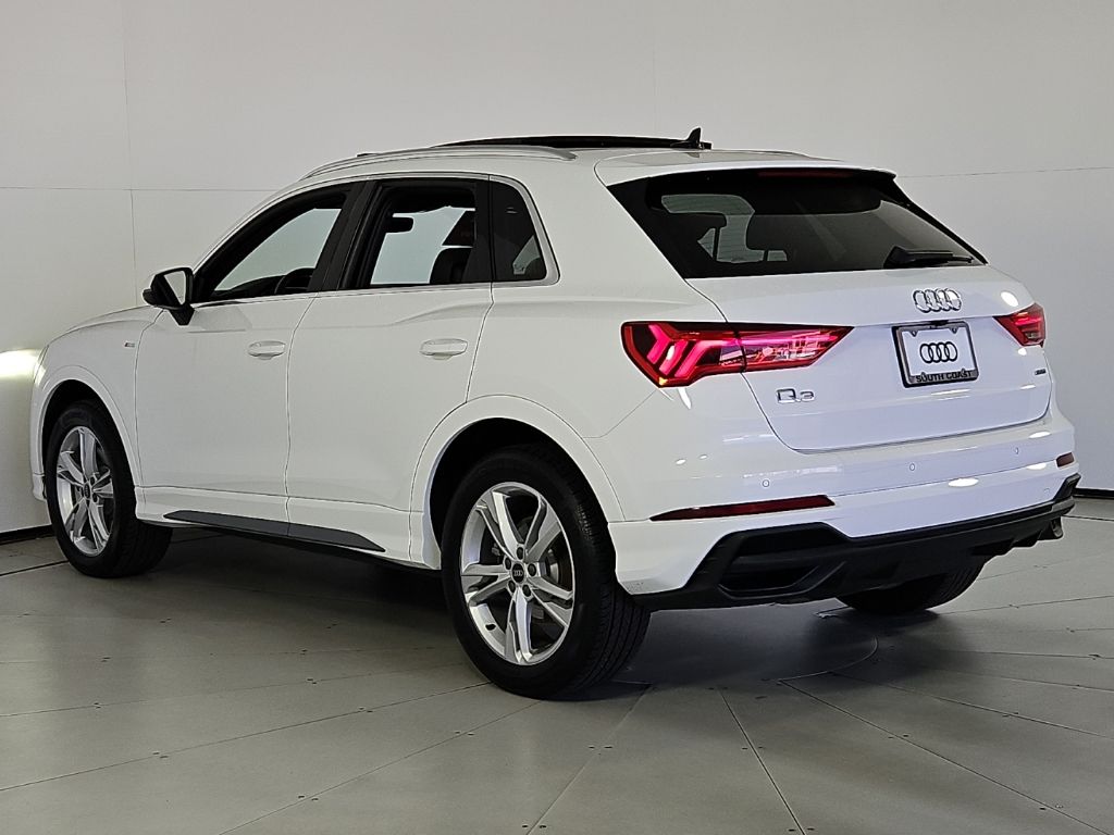 Thumbnail: 2023 Audi Q3 - 9