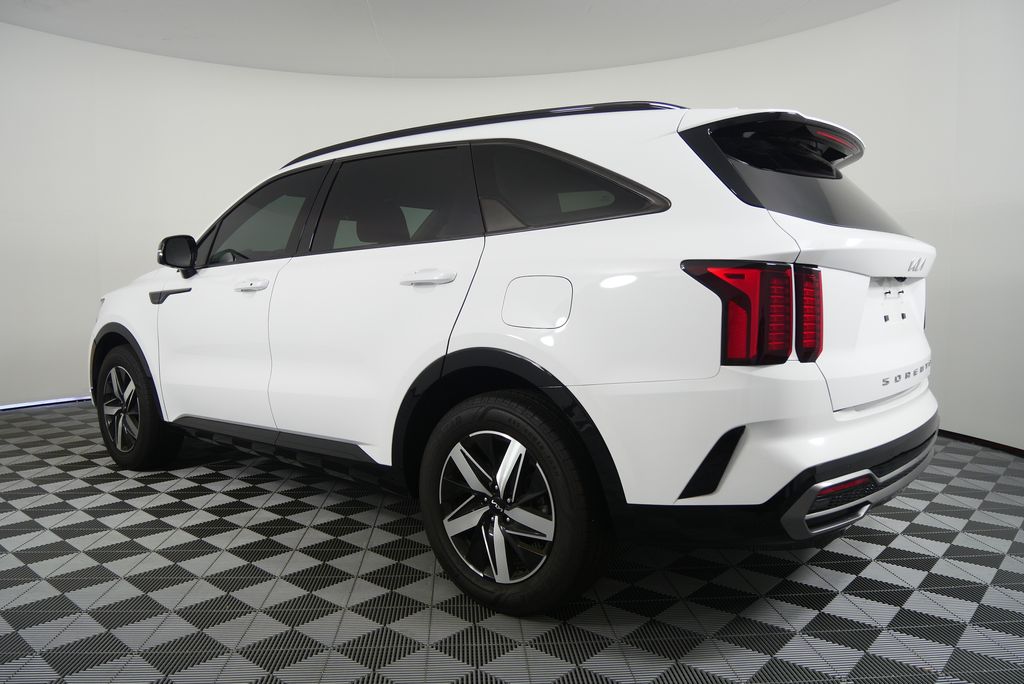 Thumbnail: 2022 Kia Sorento - 5
