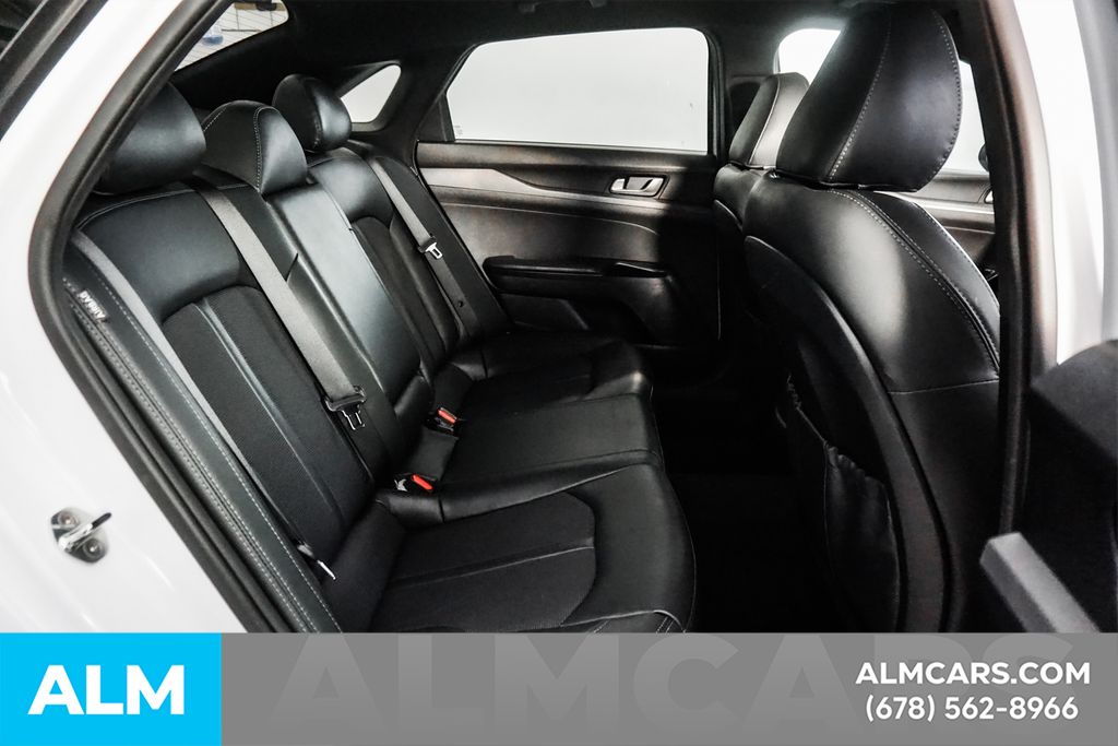 Used 2022 White Kia GT-Line image 20