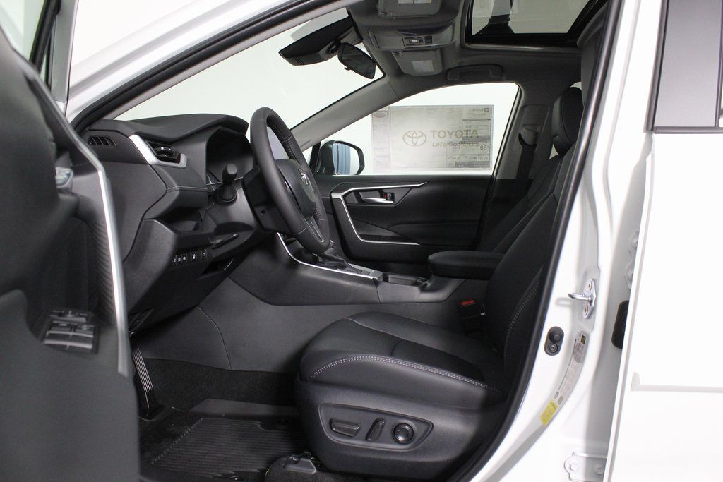 Thumbnail: 2025 Toyota RAV4 - 5