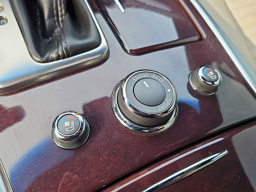 Thumbnail: 2019 INFINITI Q70 - 17