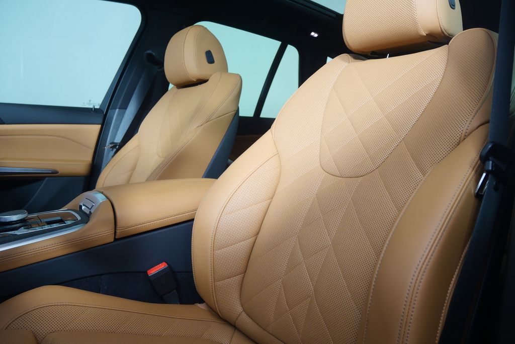 Thumbnail: 2025 BMW X5 - 11