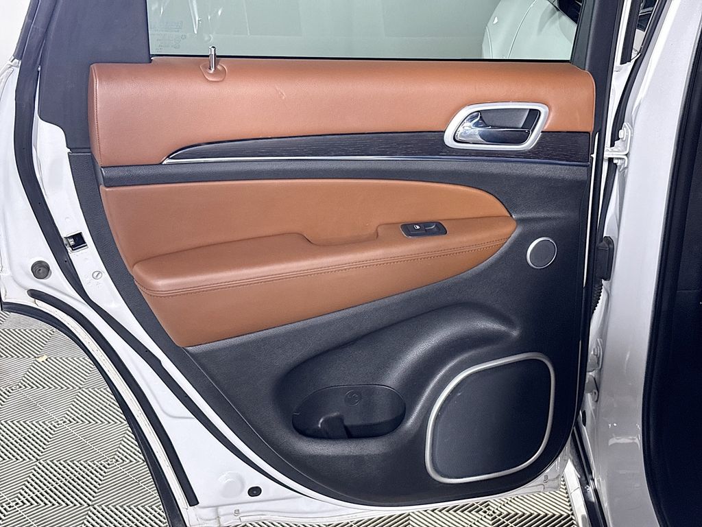 2020 Jeep Grand Cherokee Summit