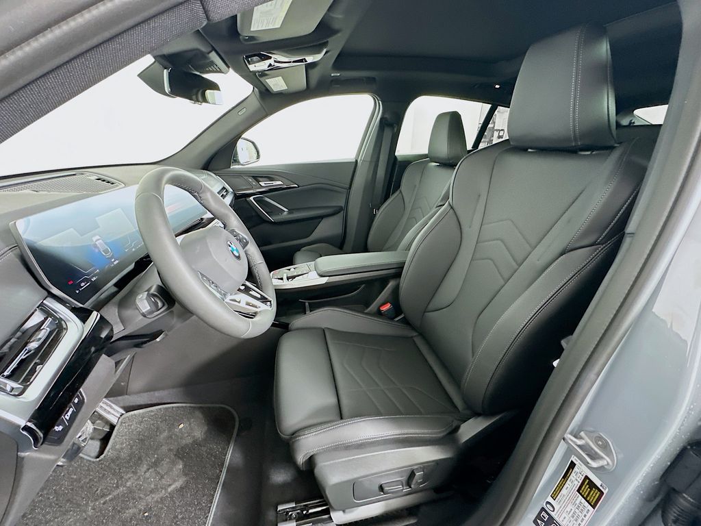 2025 BMW X2 xDrive28i 16