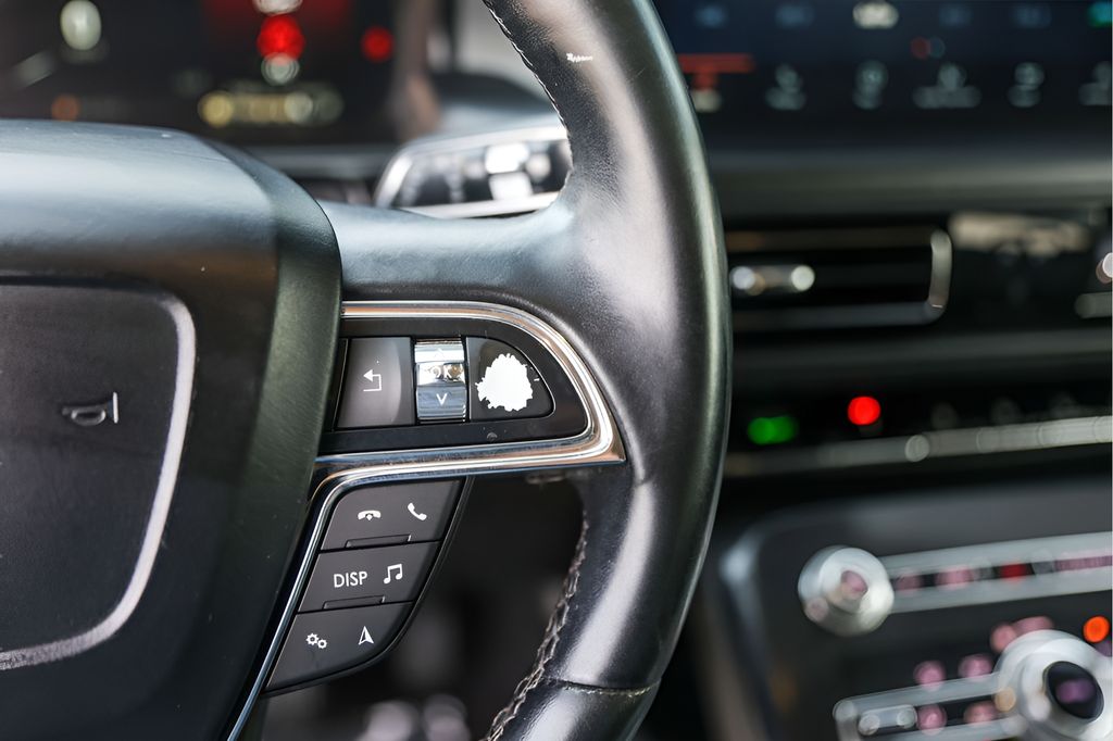 Used Car 2021 Lincoln Nautilus  Standard For Sale Under $30,000 In Austin, Texas