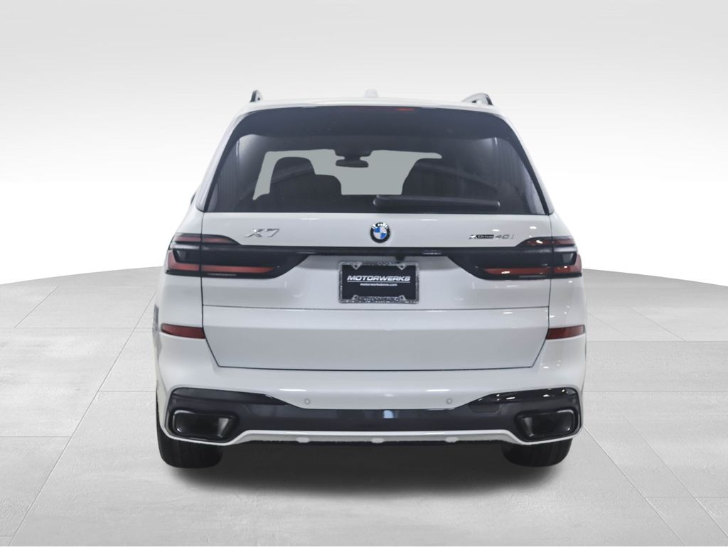 Thumbnail: 2026 BMW X7 - 4