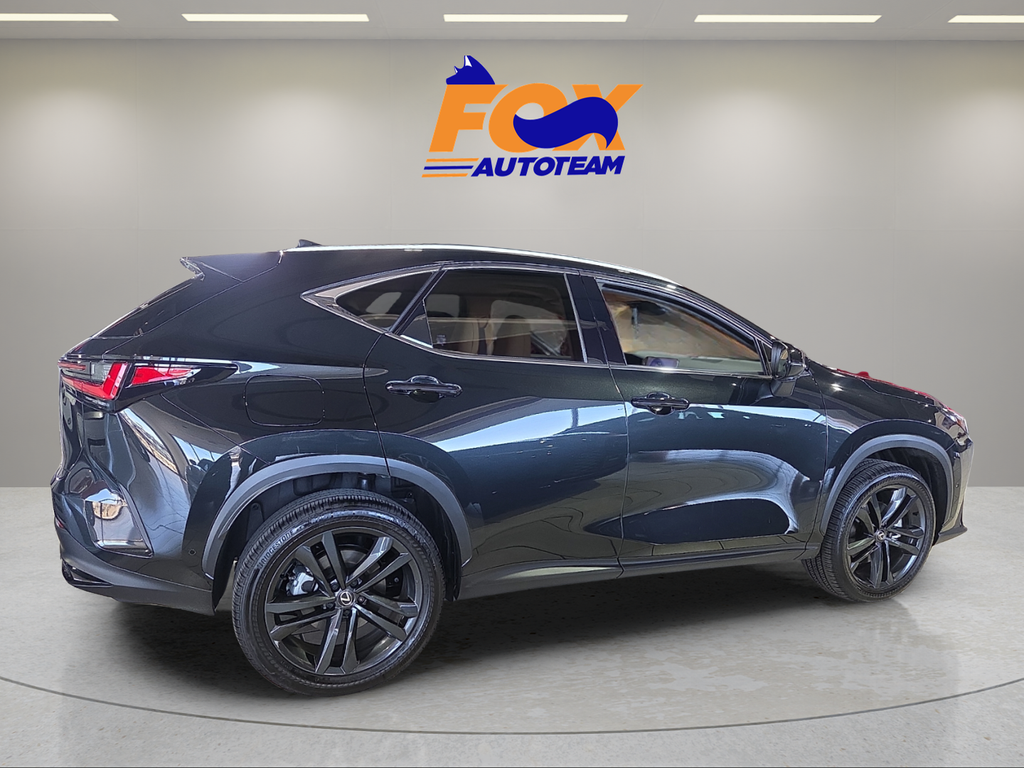 View vehicle photo 5