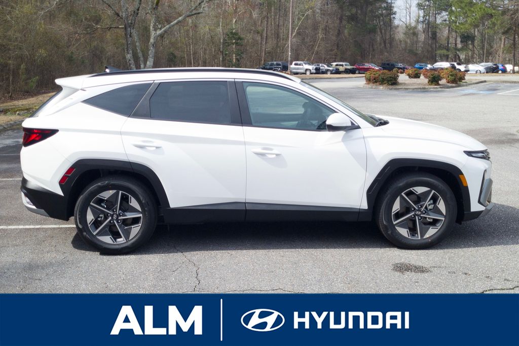 2025 Hyundai Tucson SEL photo 3