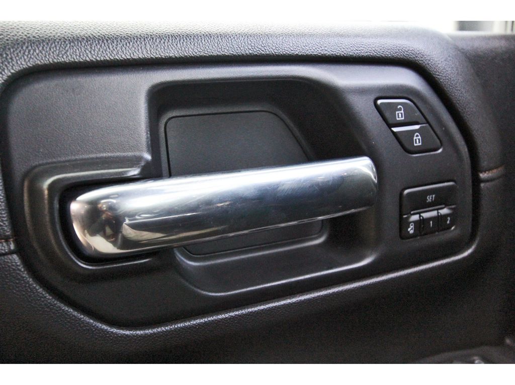 2021 GMC Sierra 2500HD AT4 White at River Oaks CDJR