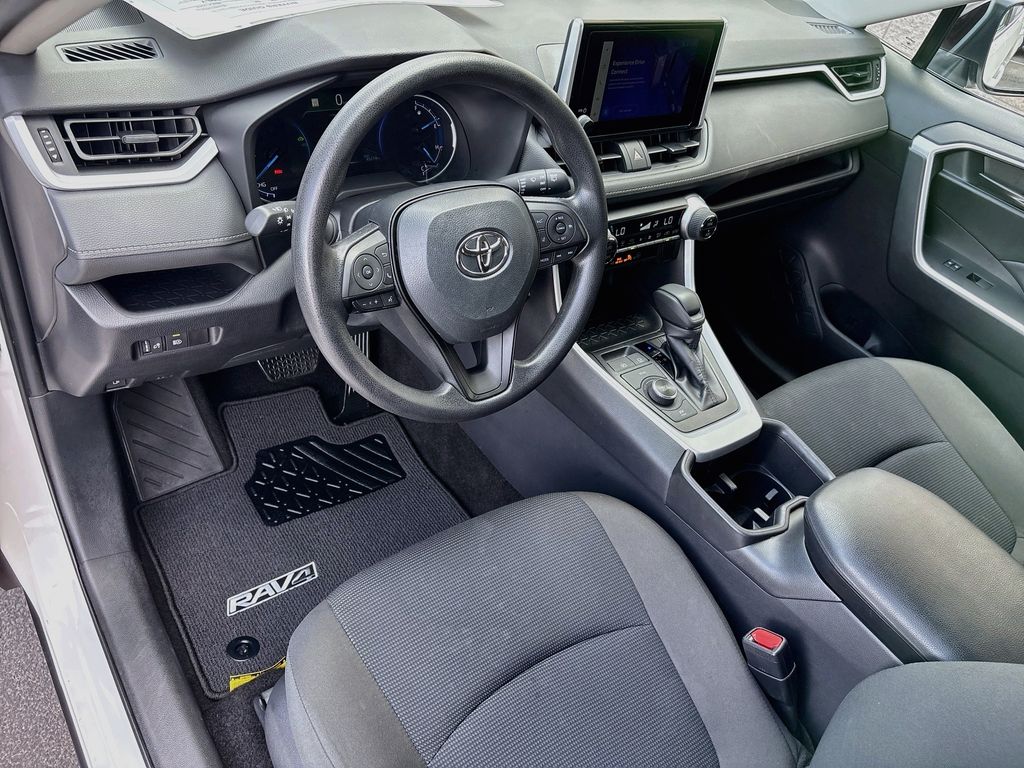 Thumbnail: 2025 Toyota RAV4 - 9