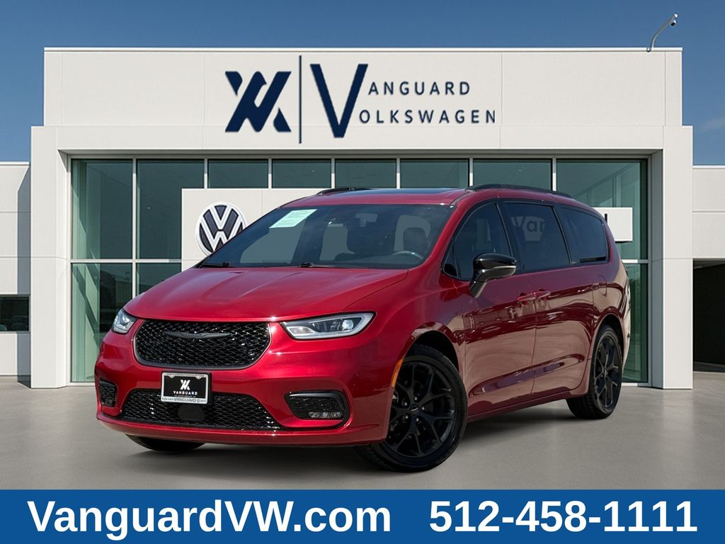 Red Hot Pearlcoat 2025 Chrysler Pacifica Limited FWD Minivan Front-Wheel Drive 9-Speed Automatic