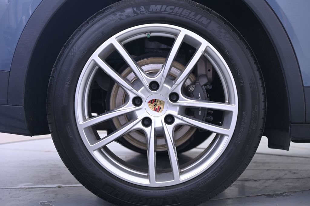 Thumbnail: 2019 Porsche Cayenne - 17