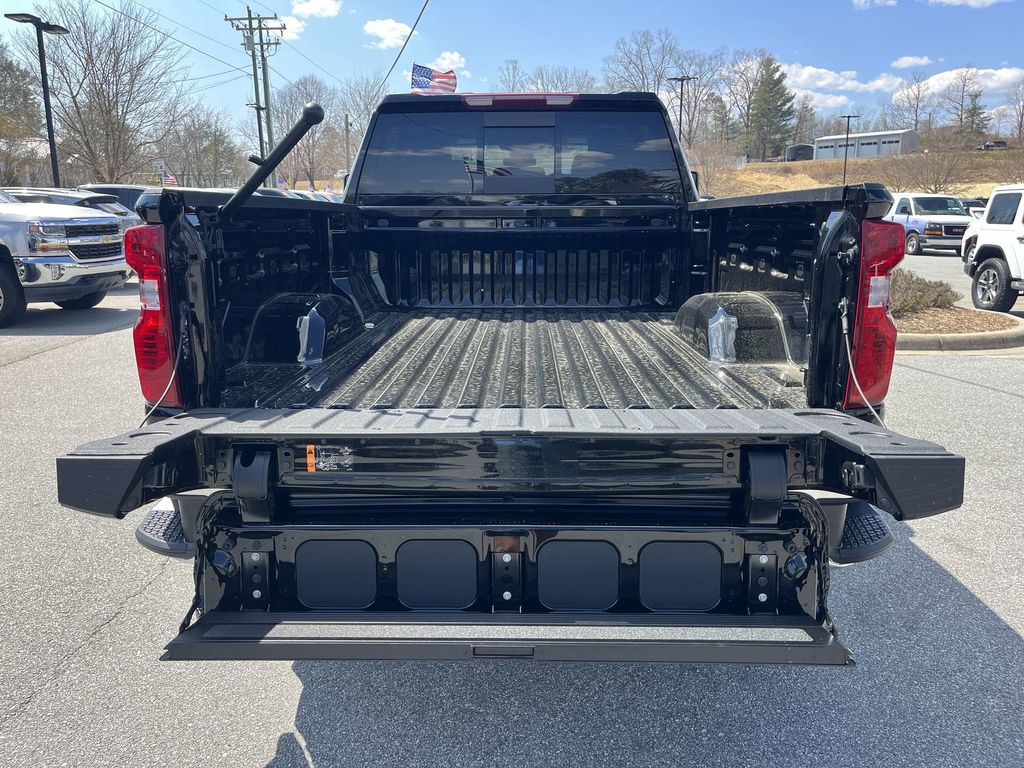 2025 Chevrolet Silverado 2500HD LT photo