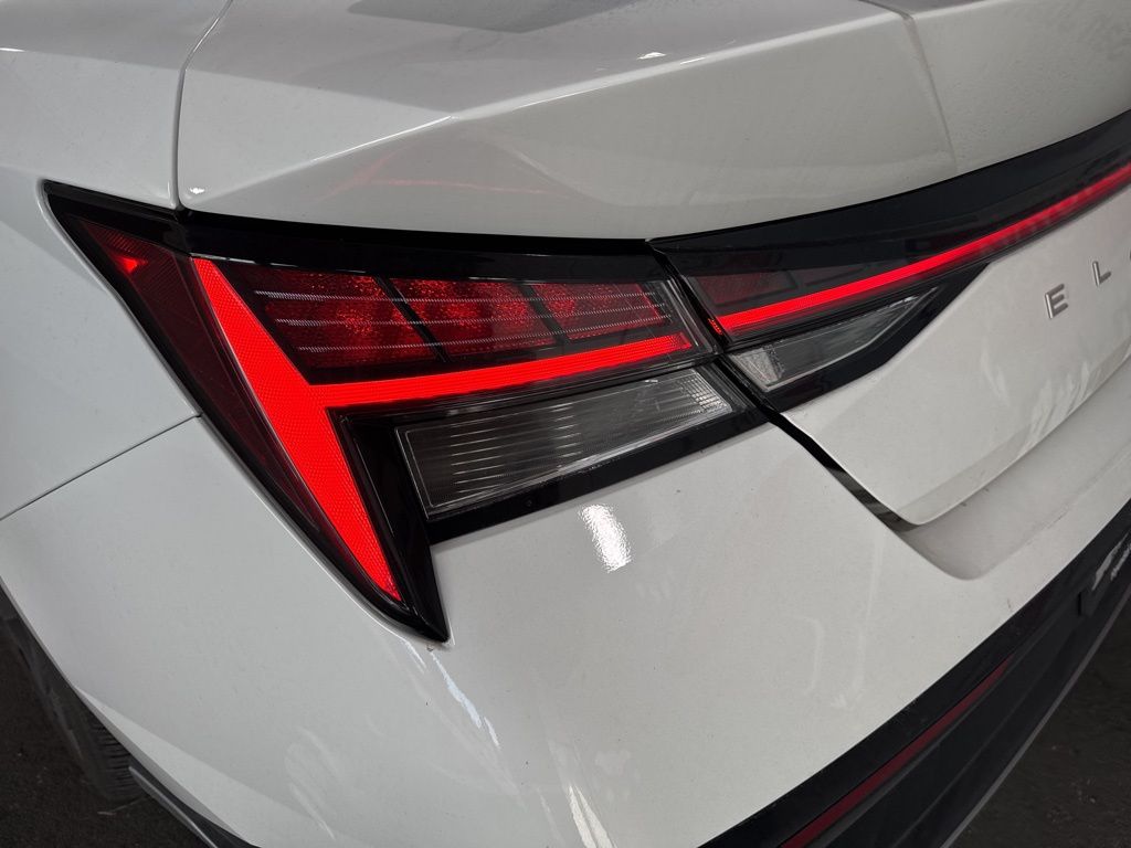 Thumbnail: 2024 Hyundai Elantra - 11