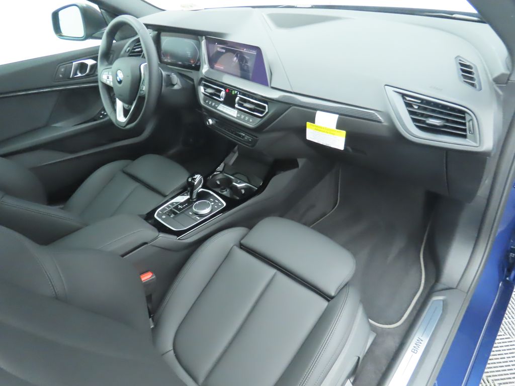Thumbnail: 2024 BMW 2 Series - 18