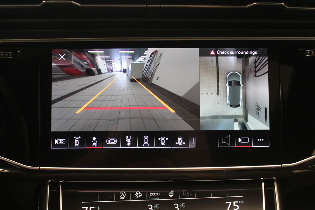 Thumbnail: 2026 Audi Q8 - 22