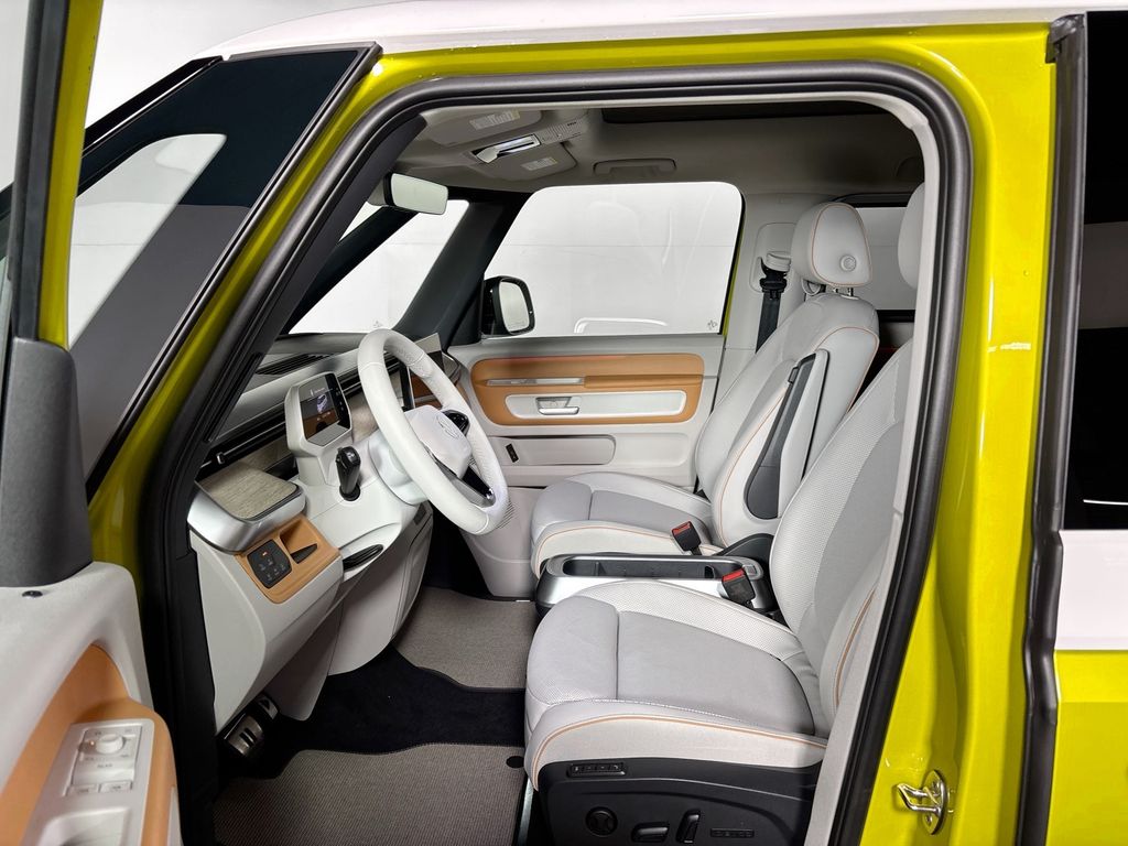 2025 Volkswagen ID. Buzz Pro S Plus