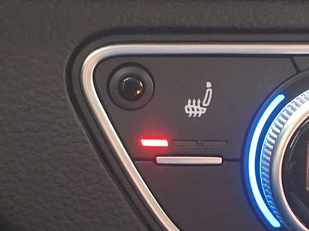 Thumbnail: 2023 Audi SQ5 - 24