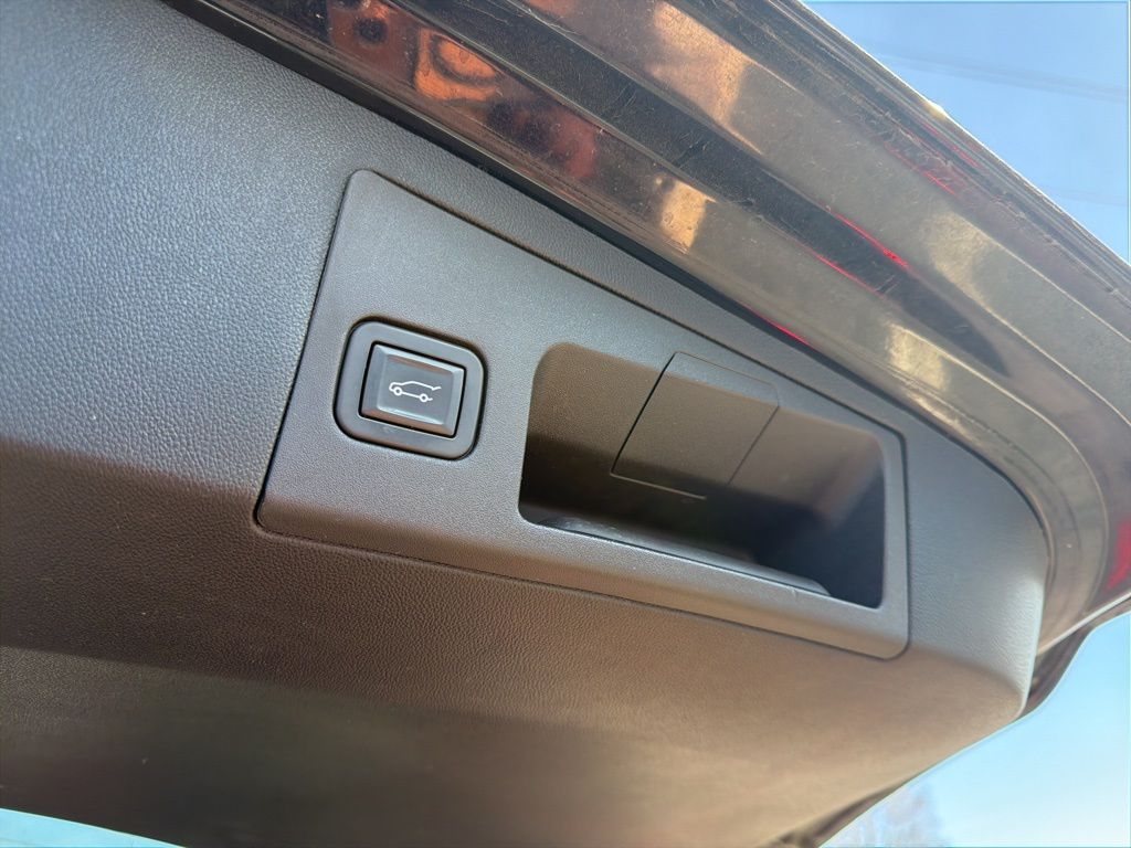 Thumbnail: 2019 Cadillac XT5 - 23