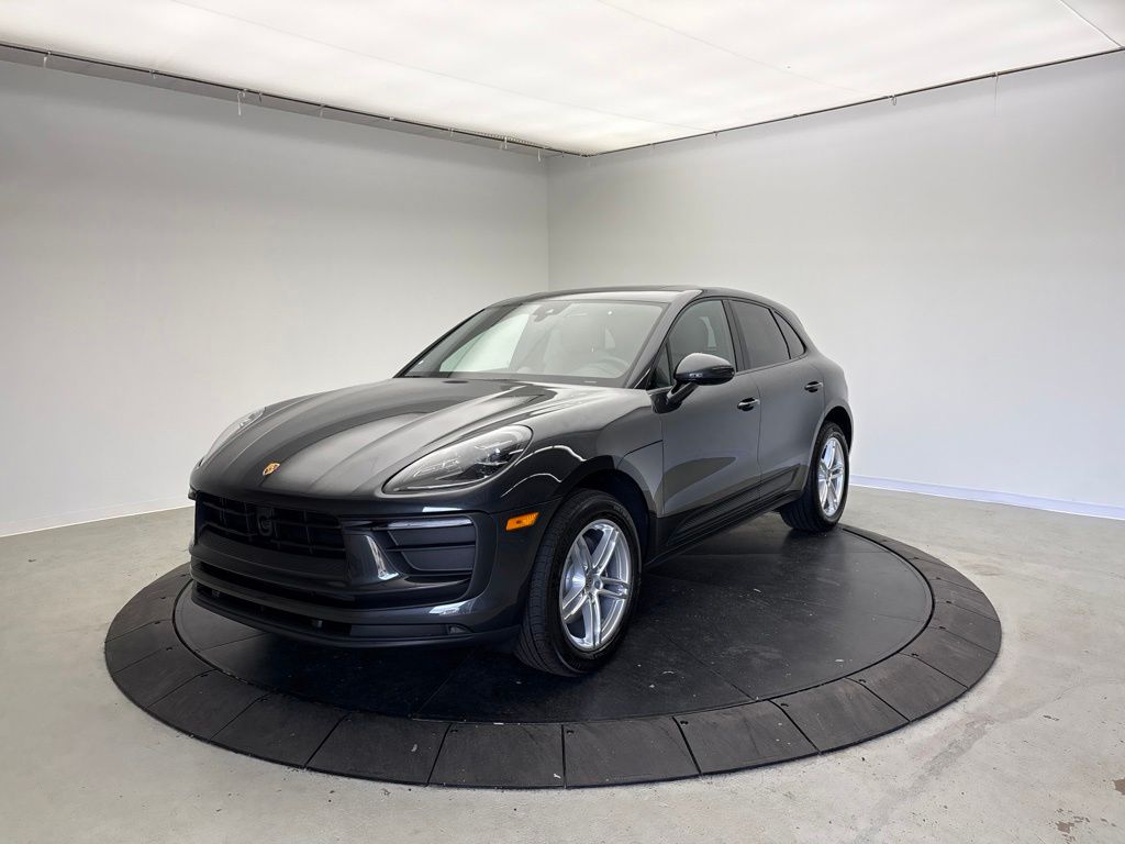 Thumbnail: 2026 Porsche Macan - 1