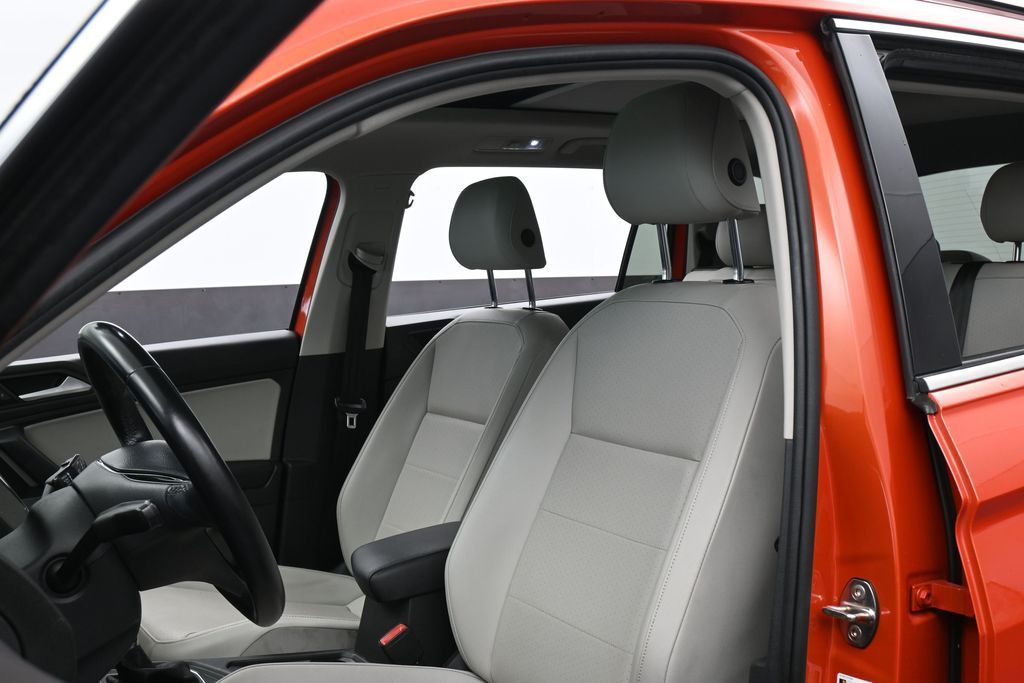 Used 2019 Orange Metallic Volkswagen 2.0T SE image 10