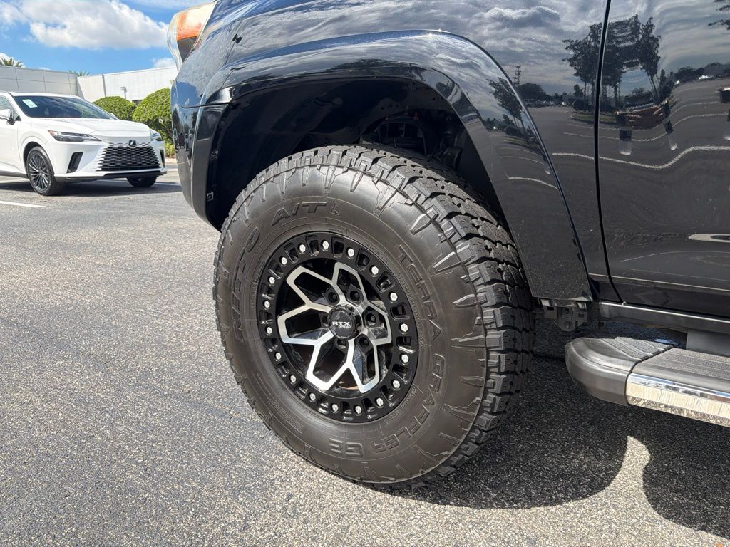 Thumbnail: 2015 Toyota 4Runner - 9