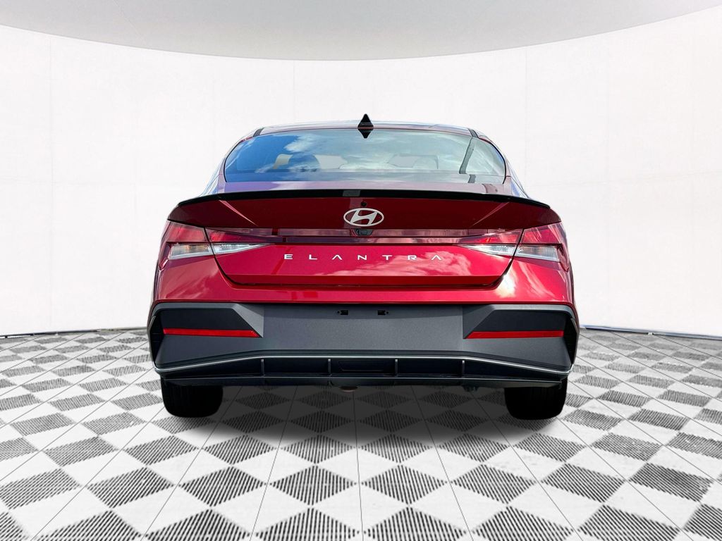 2025 Hyundai Elantra SEL 6