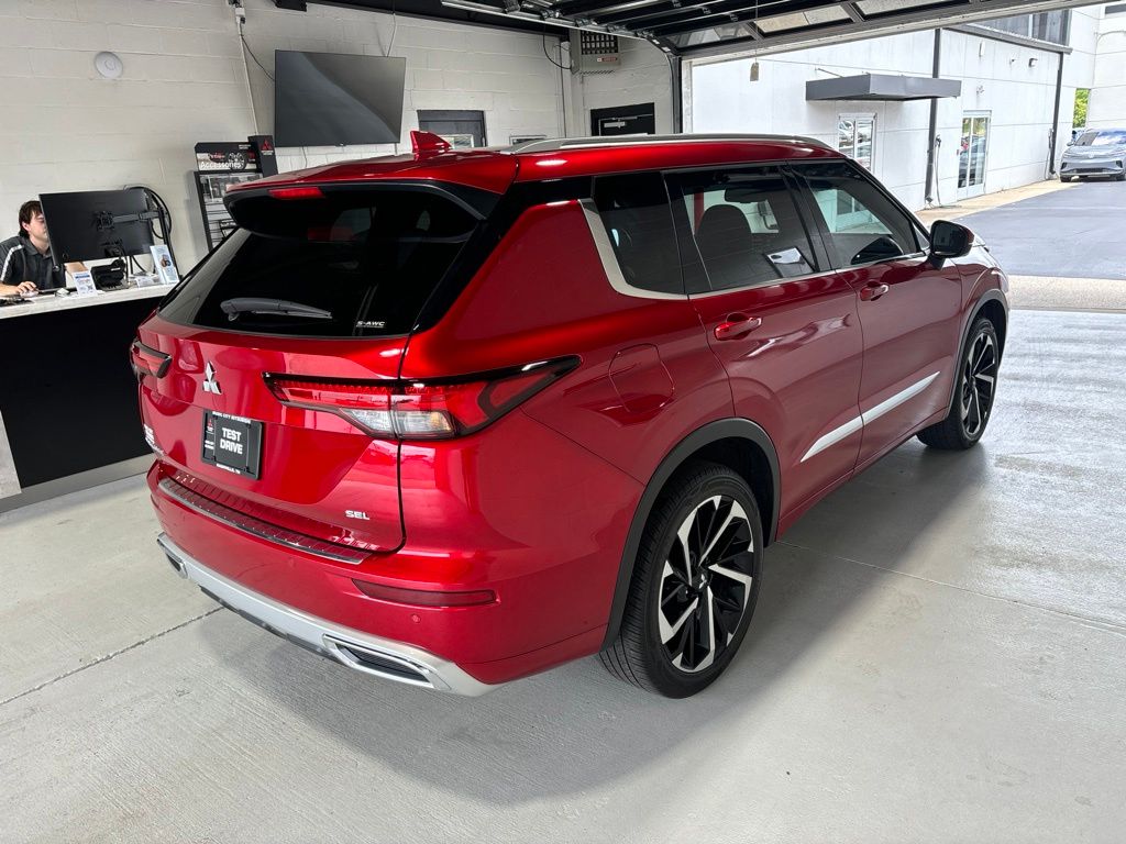 Used 2024 Mitsubishi Outlander SUV
