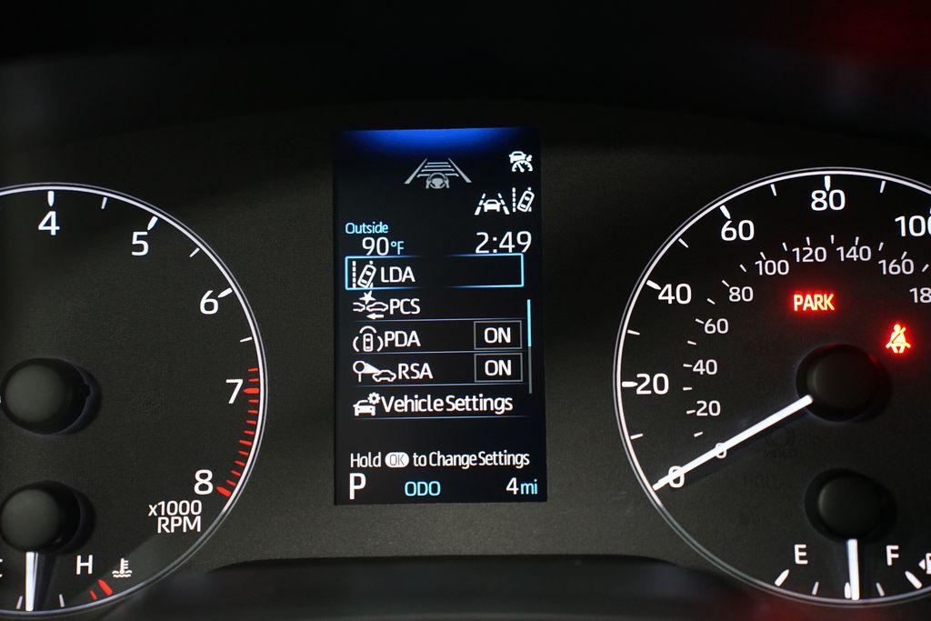 2025 Toyota Corolla LE 16