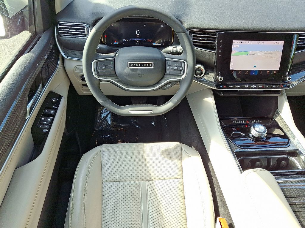 Thumbnail: 2022 Jeep Wagoneer - 12