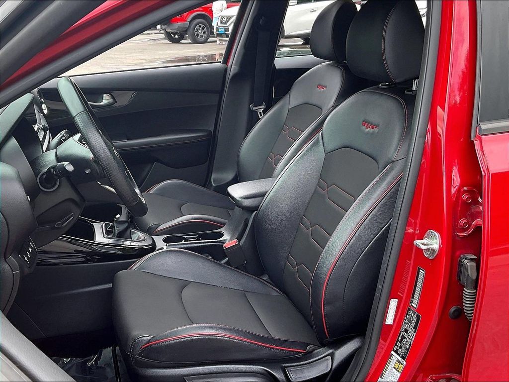 2021 Kia Forte — photo 10