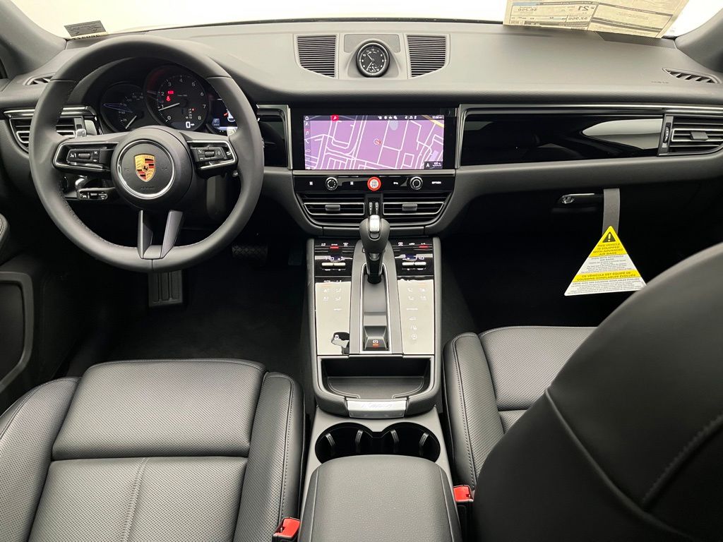 Thumbnail: 2026 Porsche Macan - 21