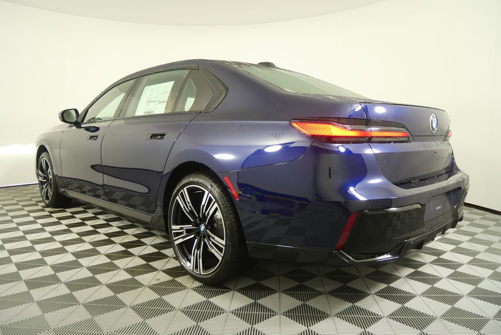 Thumbnail: 2026 BMW 7 Series - 5