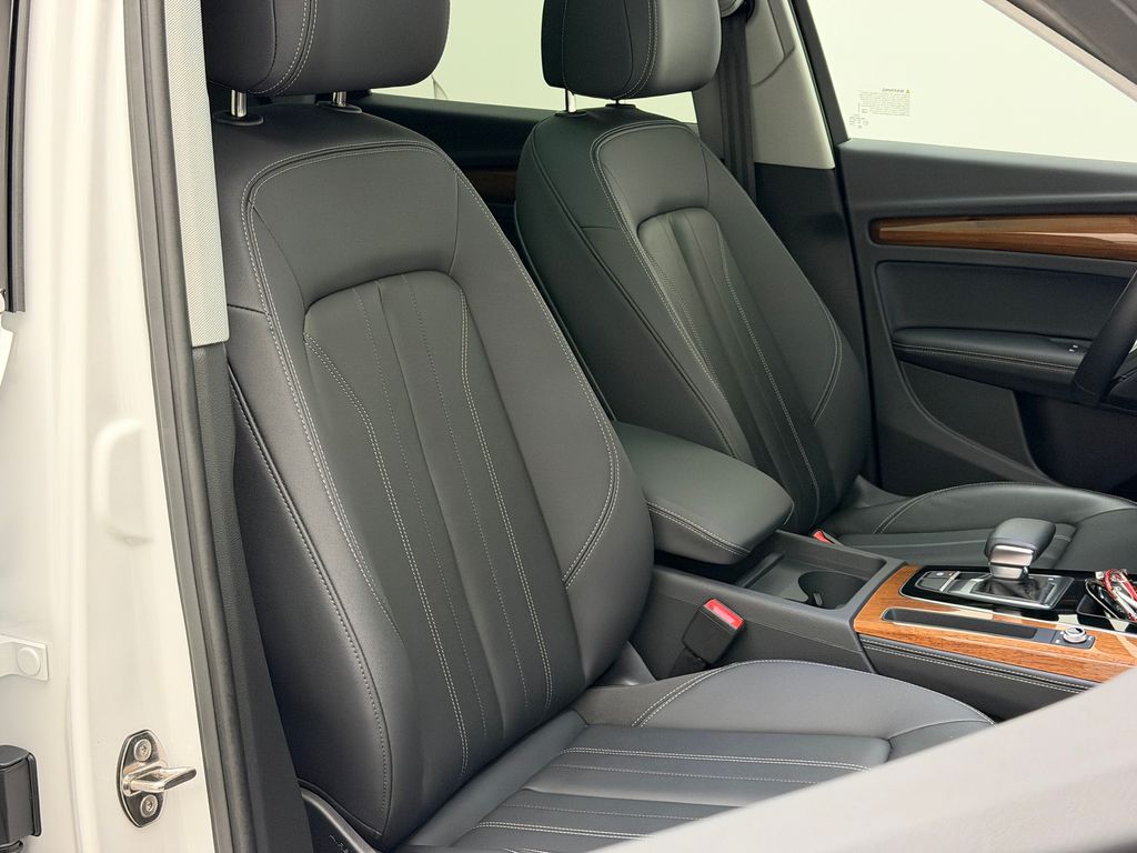 Thumbnail: 2023 Audi Q5 - 13
