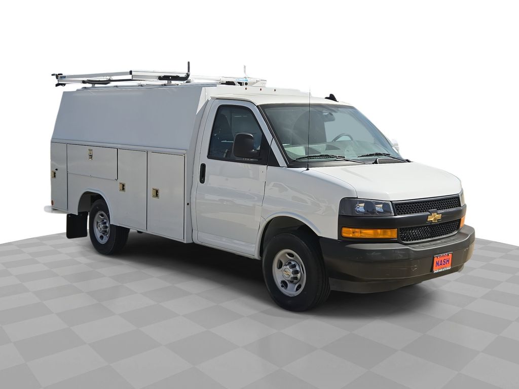 2025 Chevrolet Express Chassis 3500 Cutaway 139