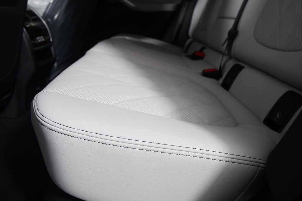 Thumbnail: 2026 BMW X6 - 15